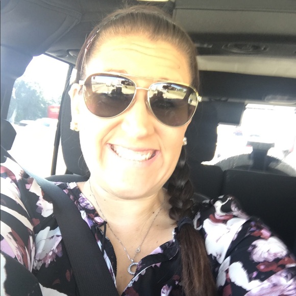 Meet your Posher, Ashley - Picture 1 of 1